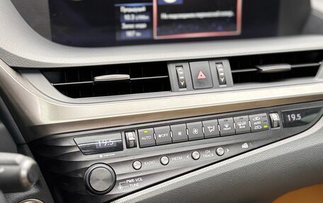 Lexus ES VII, 2019 год, 3 790 000 рублей, 18 фотография