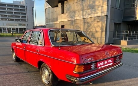 Mercedes-Benz W123, 1984 год, 2 100 000 рублей, 4 фотография