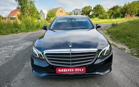 Mercedes-Benz E-Класс, 2019 год, 2 950 000 рублей, 17 фотография