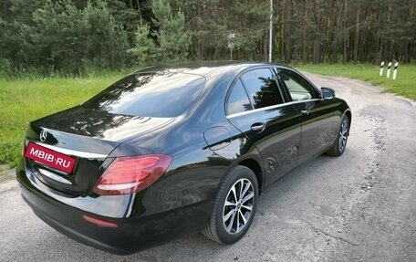 Mercedes-Benz E-Класс, 2019 год, 2 950 000 рублей, 15 фотография