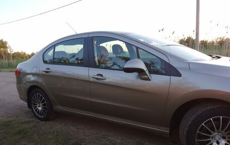 Peugeot 408 I рестайлинг, 2013 год, 650 000 рублей, 4 фотография