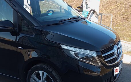 Mercedes-Benz V-Класс, 2016 год, 4 450 000 рублей, 3 фотография
