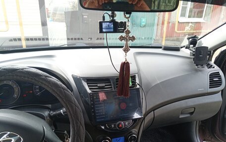Hyundai Solaris II рестайлинг, 2011 год, 830 000 рублей, 2 фотография