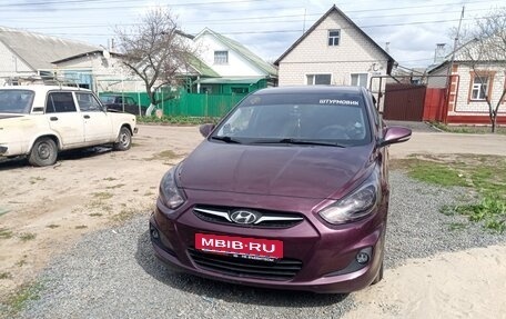 Hyundai Solaris II рестайлинг, 2011 год, 830 000 рублей, 7 фотография