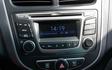 Hyundai Solaris II рестайлинг, 2014 год, 980 000 рублей, 12 фотография
