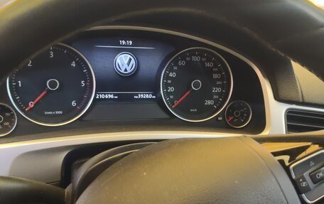 Volkswagen Touareg III, 2011 год, 2 400 000 рублей, 5 фотография