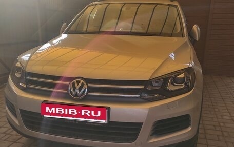 Volkswagen Touareg III, 2011 год, 2 400 000 рублей, 3 фотография