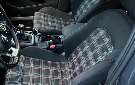Volkswagen Golf GTI VII, 2018 год, 1 800 000 рублей, 11 фотография