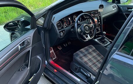Volkswagen Golf GTI VII, 2018 год, 1 800 000 рублей, 8 фотография
