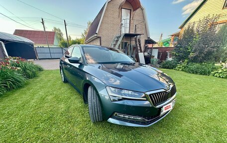Skoda Superb III рестайлинг, 2019 год, 2 900 000 рублей, 3 фотография