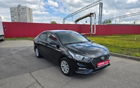 Hyundai Solaris II рестайлинг, 2018 год, 1 350 000 рублей, 1 фотография