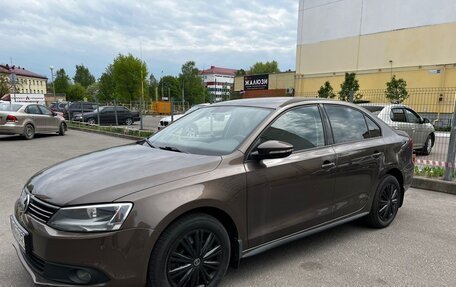 Volkswagen Jetta VI, 2012 год, 900 000 рублей, 3 фотография