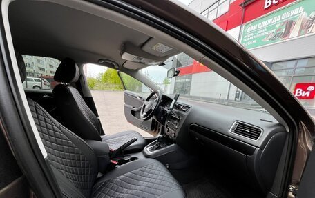Volkswagen Jetta VI, 2012 год, 900 000 рублей, 10 фотография
