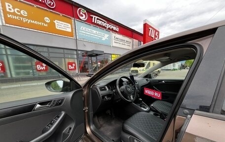 Volkswagen Jetta VI, 2012 год, 900 000 рублей, 4 фотография