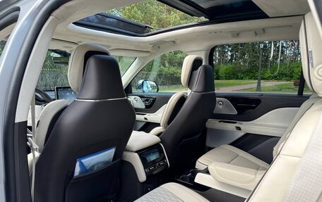 Lincoln Aviator II, 2019 год, 6 500 000 рублей, 17 фотография