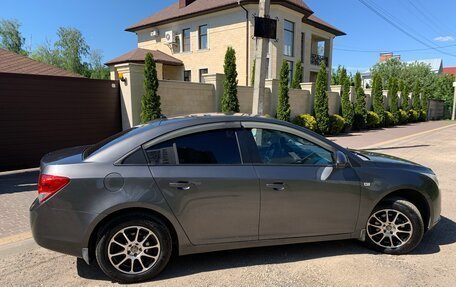 Chevrolet Cruze II, 2010 год, 730 000 рублей, 9 фотография