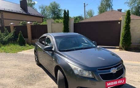 Chevrolet Cruze II, 2010 год, 730 000 рублей, 10 фотография