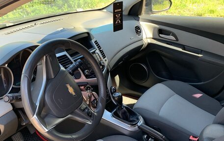 Chevrolet Cruze II, 2010 год, 730 000 рублей, 15 фотография