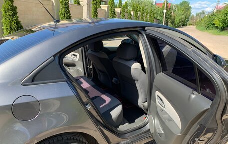 Chevrolet Cruze II, 2010 год, 730 000 рублей, 17 фотография