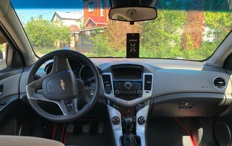 Chevrolet Cruze II, 2010 год, 730 000 рублей, 23 фотография
