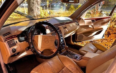 Mercedes-Benz E-Класс, 1998 год, 250 000 рублей, 10 фотография