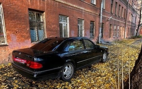 Mercedes-Benz E-Класс, 1998 год, 250 000 рублей, 4 фотография