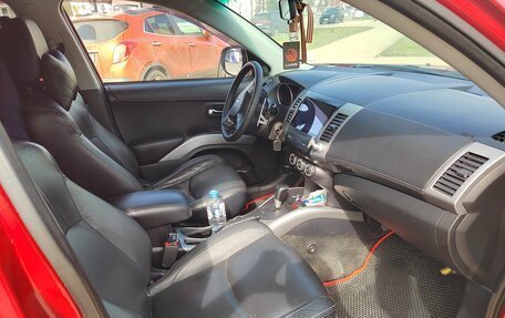 Mitsubishi Outlander III рестайлинг 3, 2011 год, 1 250 000 рублей, 8 фотография