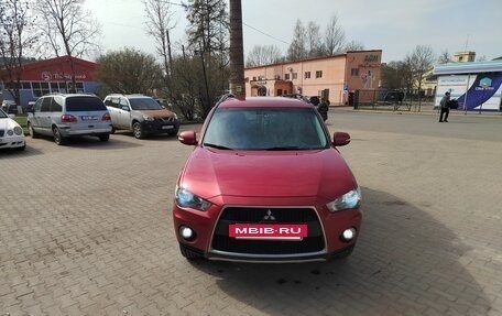 Mitsubishi Outlander III рестайлинг 3, 2011 год, 1 250 000 рублей, 2 фотография