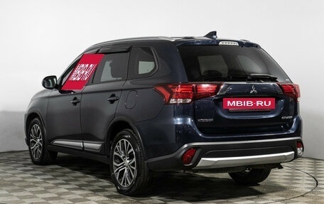 Mitsubishi Outlander III рестайлинг 3, 2018 год, 1 979 000 рублей, 7 фотография