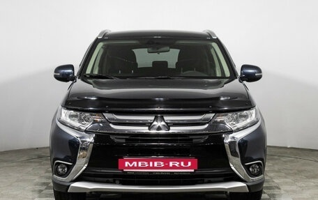 Mitsubishi Outlander III рестайлинг 3, 2018 год, 1 979 000 рублей, 2 фотография