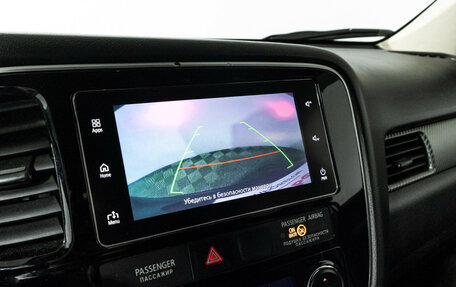 Mitsubishi Outlander III рестайлинг 3, 2018 год, 1 979 000 рублей, 16 фотография
