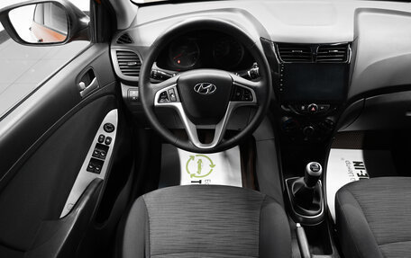 Hyundai Solaris II рестайлинг, 2015 год, 745 000 рублей, 13 фотография