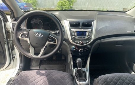 Hyundai Solaris II рестайлинг, 2012 год, 850 000 рублей, 14 фотография