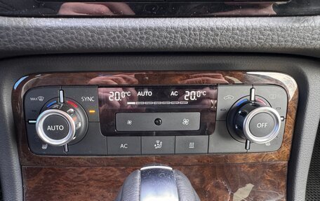 Volkswagen Touareg III, 2011 год, 2 300 000 рублей, 18 фотография