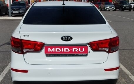 KIA Rio III рестайлинг, 2016 год, 990 000 рублей, 12 фотография
