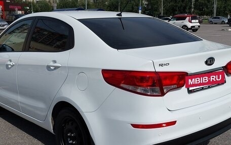 KIA Rio III рестайлинг, 2016 год, 990 000 рублей, 17 фотография