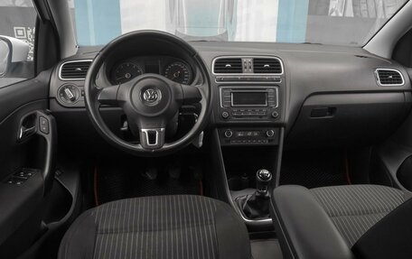 Volkswagen Polo VI (EU Market), 2013 год, 909 000 рублей, 6 фотография