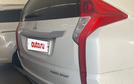 Mitsubishi Pajero Sport III рестайлинг, 2018 год, 3 992 000 рублей, 6 фотография
