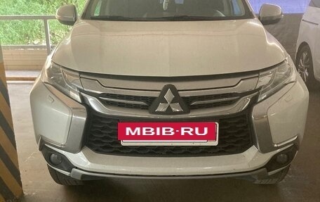 Mitsubishi Pajero Sport III рестайлинг, 2018 год, 3 992 000 рублей, 4 фотография
