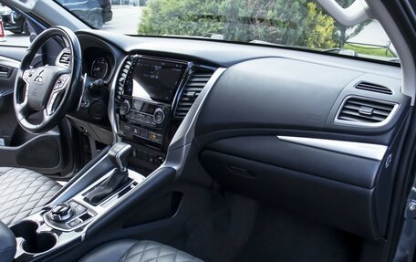 Mitsubishi Pajero Sport III рестайлинг, 2020 год, 2 685 000 рублей, 9 фотография
