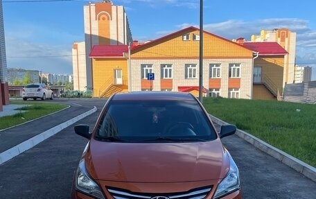 Hyundai Solaris II рестайлинг, 2015 год, 950 000 рублей, 2 фотография