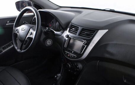 Hyundai Solaris II рестайлинг, 2015 год, 950 000 рублей, 10 фотография