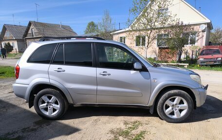 Toyota RAV4, 2005 год, 800 000 рублей, 3 фотография