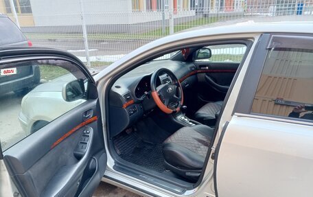 Toyota Avensis III рестайлинг, 2003 год, 610 000 рублей, 2 фотография