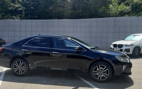 Toyota Camry, 2017 год, 2 750 000 рублей, 2 фотография