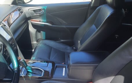 Toyota Camry, 2017 год, 2 750 000 рублей, 10 фотография