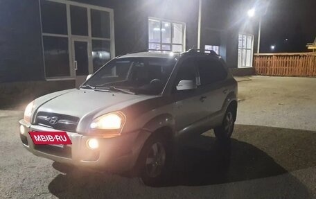 Hyundai Tucson III, 2007 год, 850 000 рублей, 2 фотография