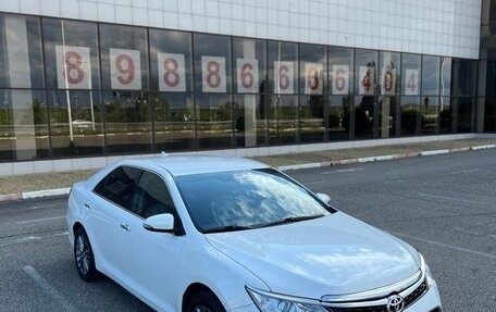 Toyota Camry, 2015 год, 2 390 000 рублей, 4 фотография
