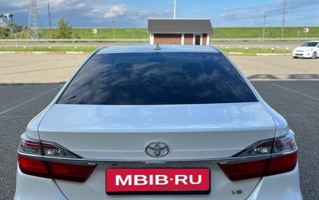 Toyota Camry, 2015 год, 2 390 000 рублей, 8 фотография