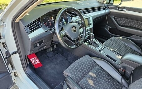 Volkswagen Passat B8 рестайлинг, 2015 год, 1 850 000 рублей, 10 фотография